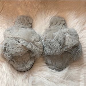 Grey Fluffy House Slippers - Large - NIP